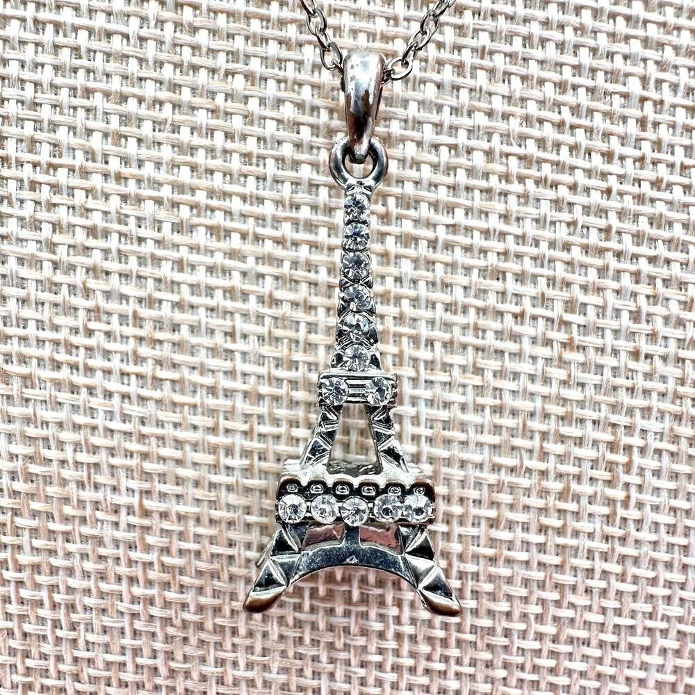 Vintage 90s Silver Tone Eiffel Tower Paris Charm Necklace Rhinestones Jewelry